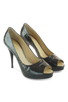 Black patent peep toes