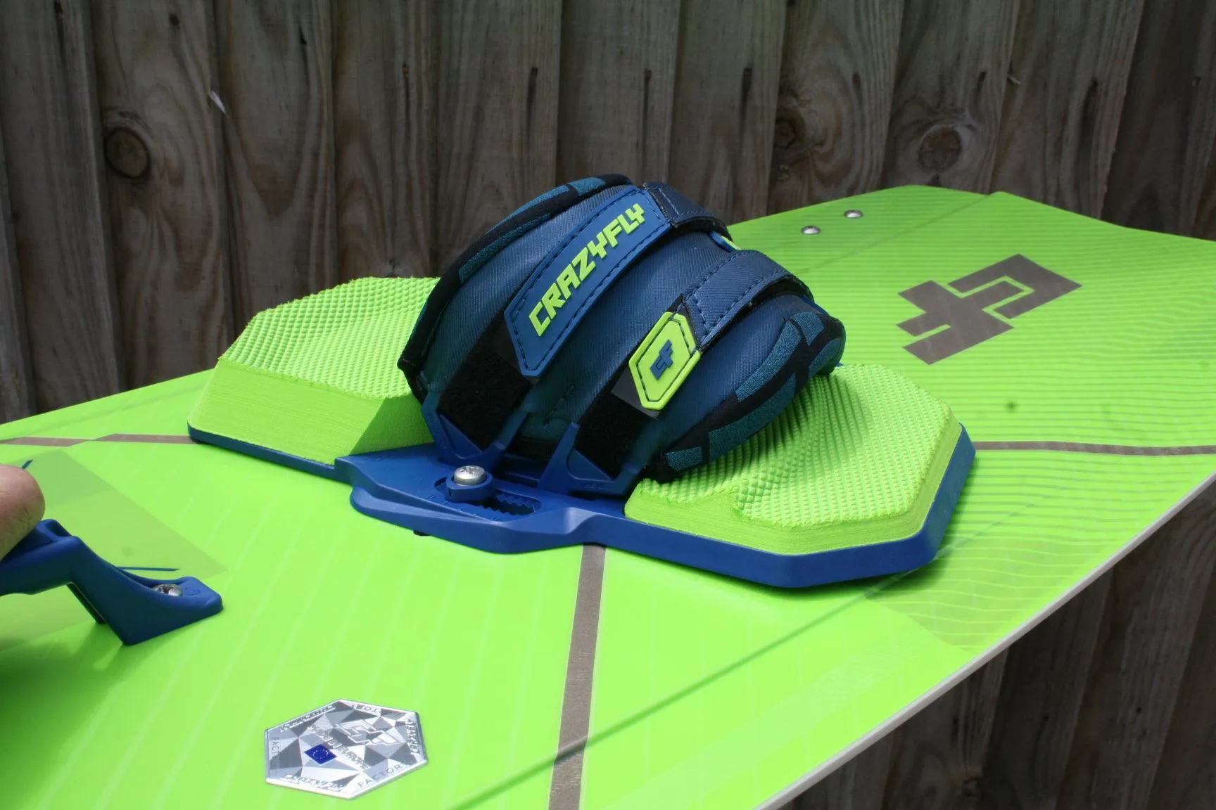 Crazyfly Raptor Kiteboard 137cm x 41 inc Hexa Pads
