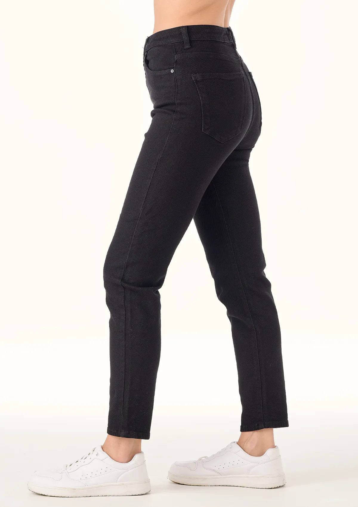 Dores Black High Rise Slim Jean