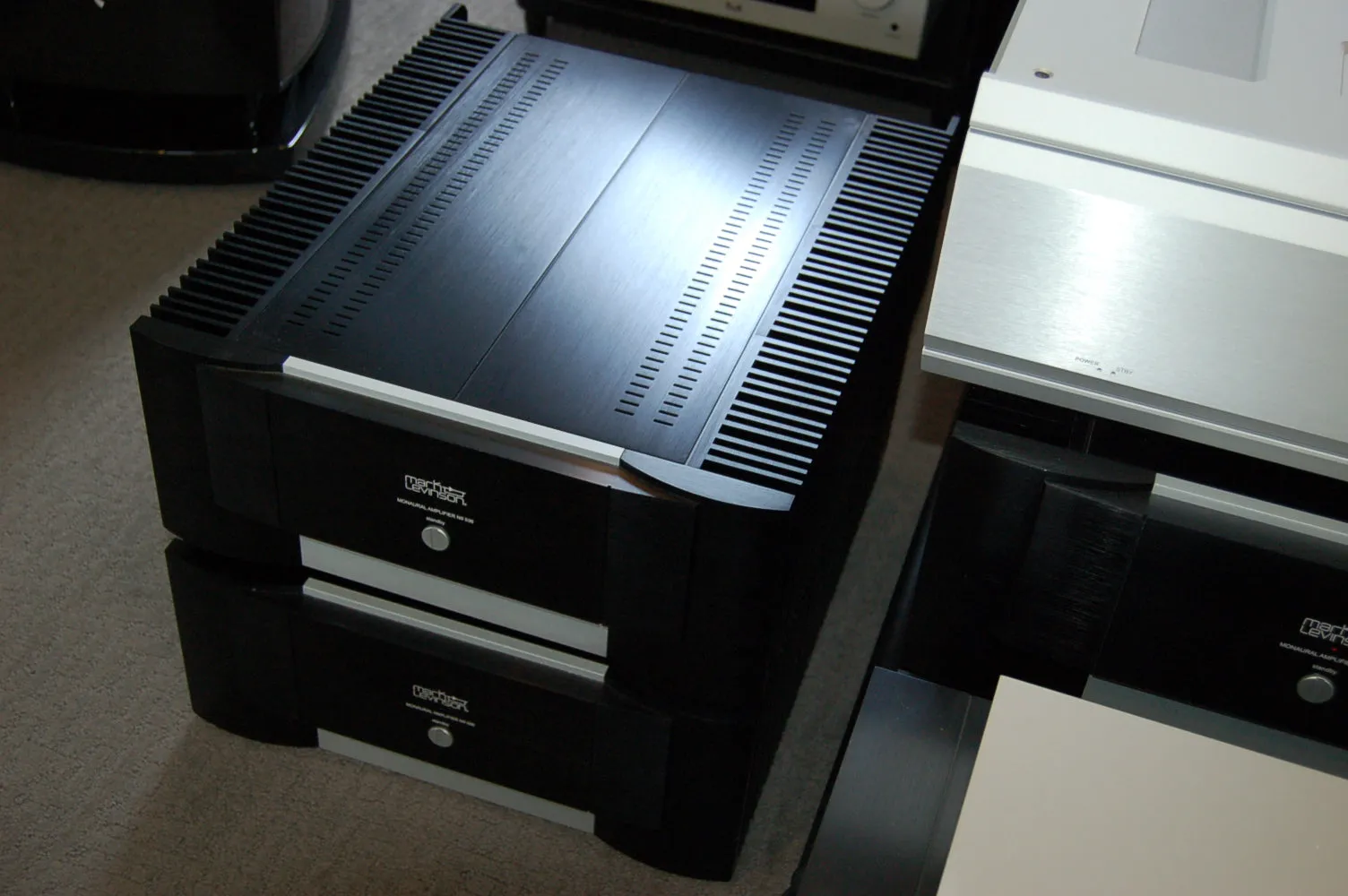 Mark Levinson N0. 536 monoblock amplifier (pair) USED