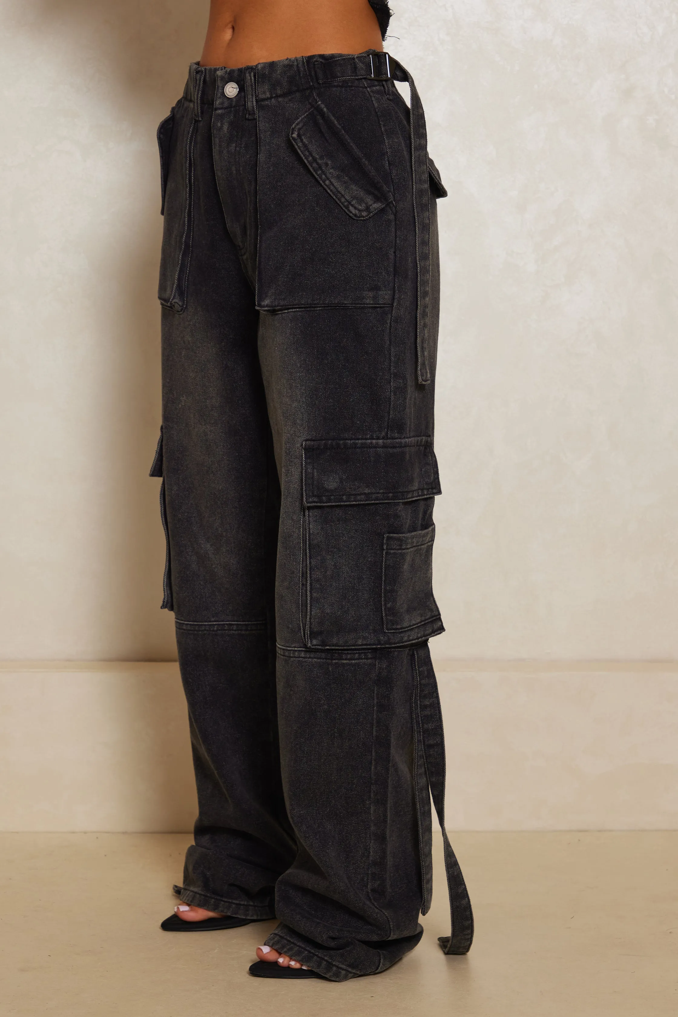 The Mars Denim Cargo Jeans - Dark Wash