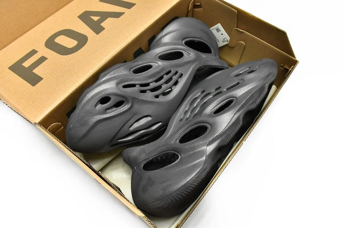 YEEZY FOAM RUNNER - ONYX